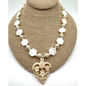 Vintage Boho Filagree Heart Shell Pendant Necklace Flowers White